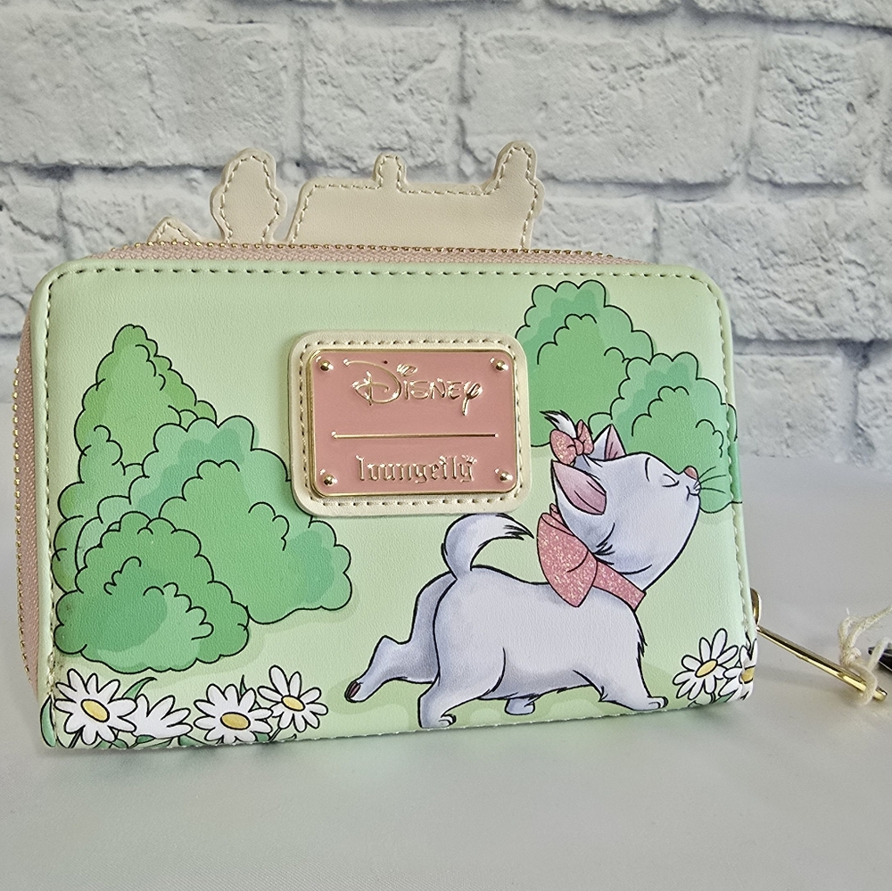Loungefly Aristocats Mansion Wallet with Marie & the rest of the Aristocats. NWT